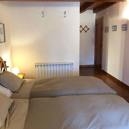 Casa De Piedra Con Encanto En El Bonito Pueblo De Бахерге Экстерьер фото