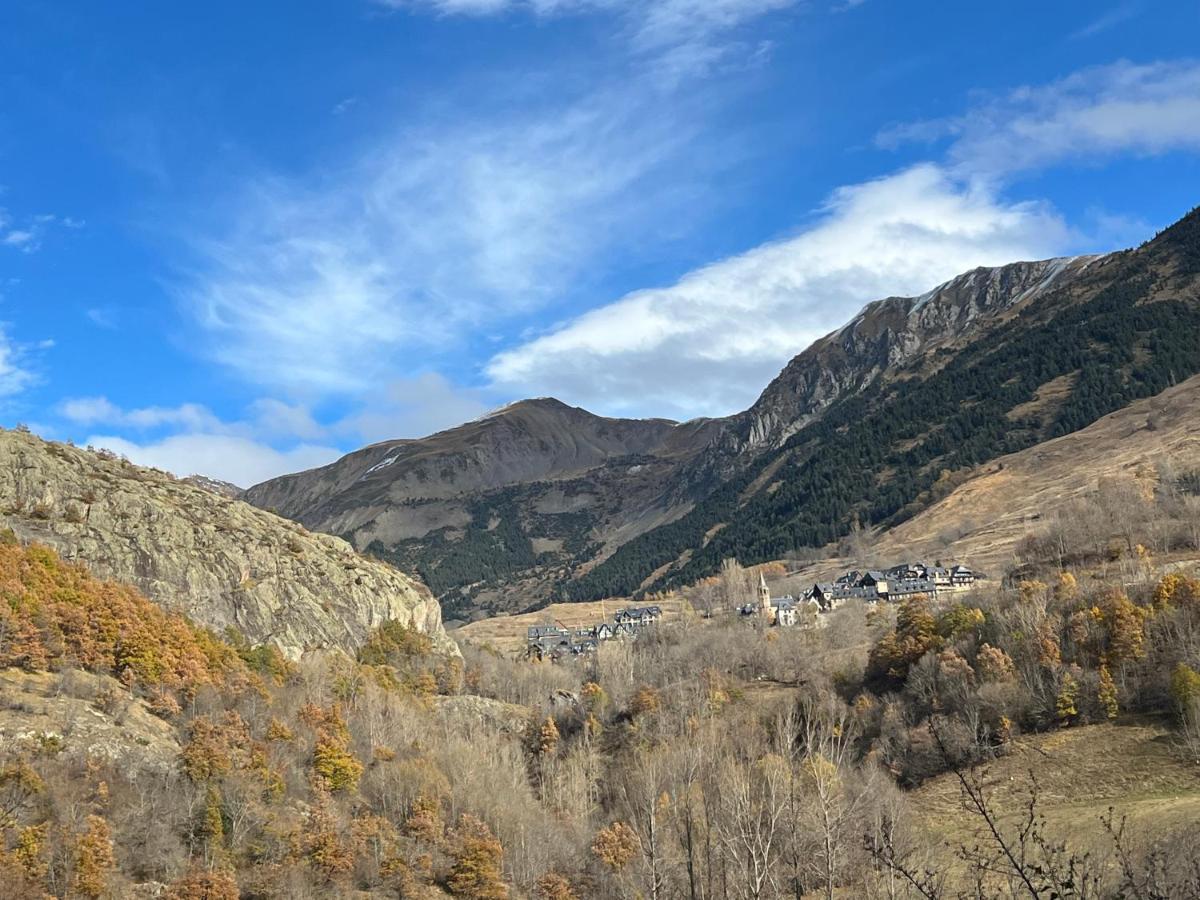 Casa De Piedra Con Encanto En El Bonito Pueblo De Бахерге Экстерьер фото