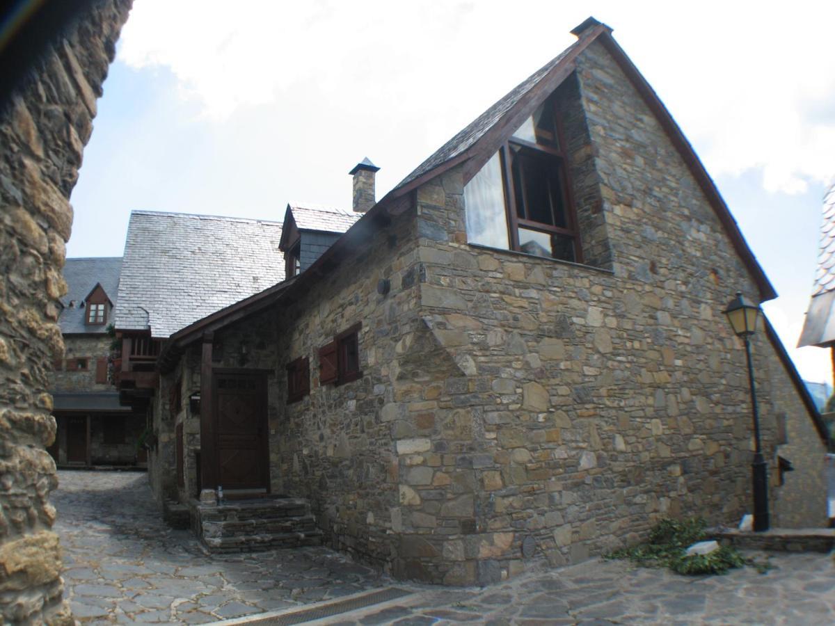 Casa De Piedra Con Encanto En El Bonito Pueblo De Бахерге Экстерьер фото