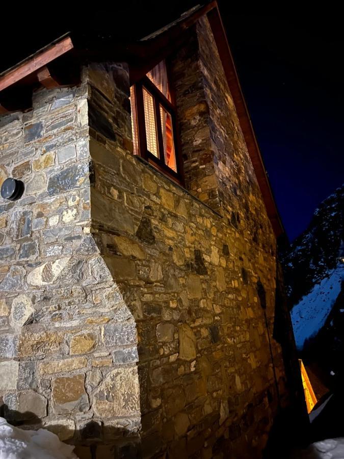 Casa De Piedra Con Encanto En El Bonito Pueblo De Бахерге Экстерьер фото
