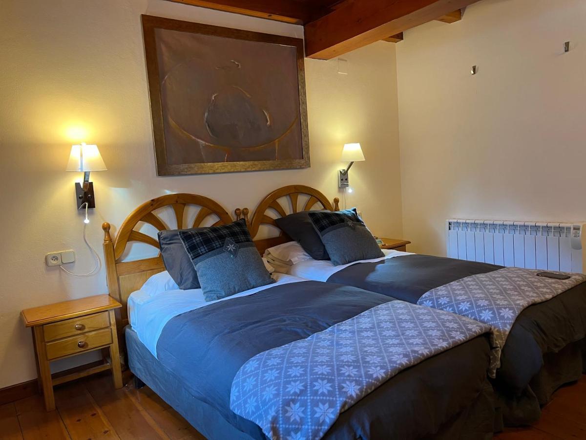 Casa De Piedra Con Encanto En El Bonito Pueblo De Бахерге Экстерьер фото