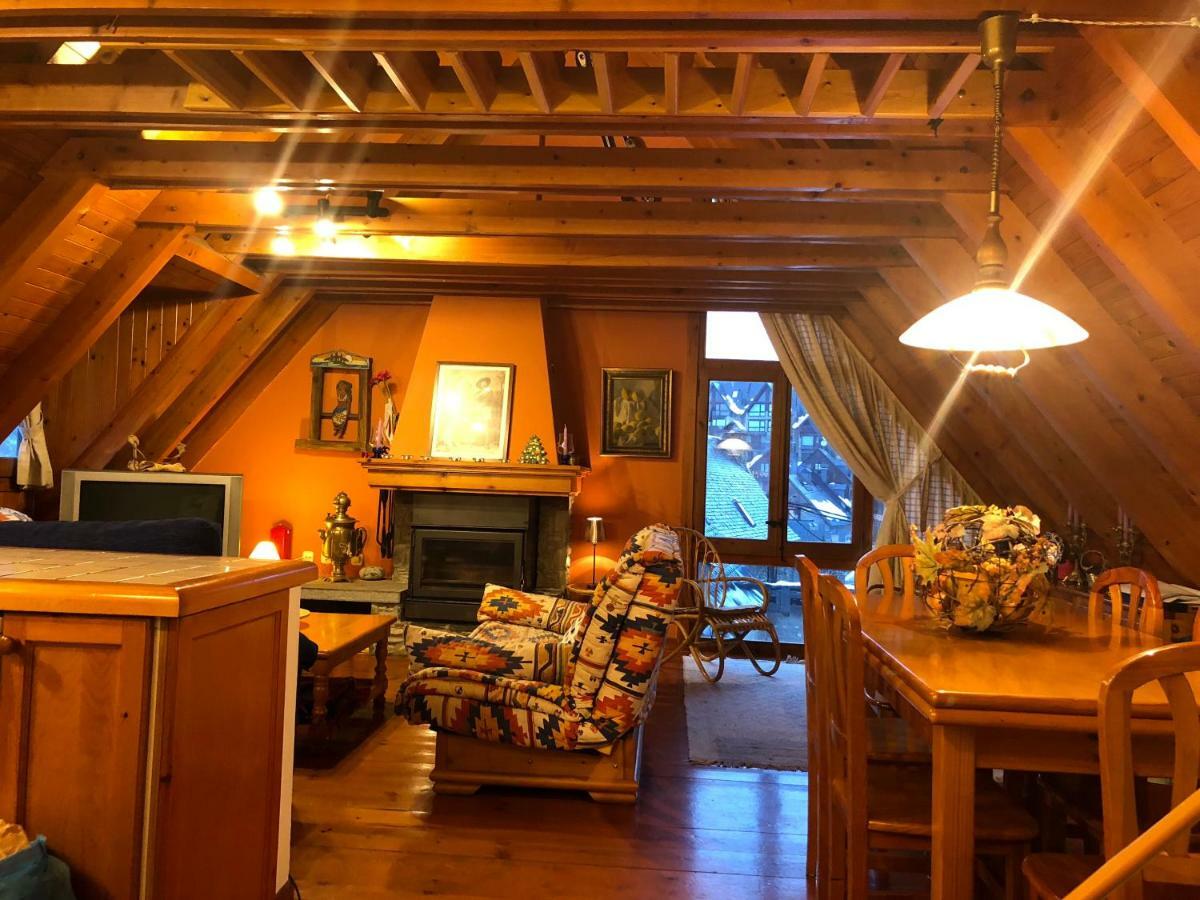 Casa De Piedra Con Encanto En El Bonito Pueblo De Бахерге Экстерьер фото
