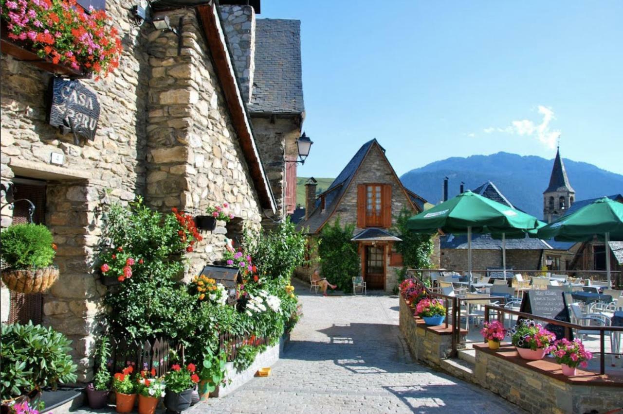 Casa De Piedra Con Encanto En El Bonito Pueblo De Бахерге Экстерьер фото